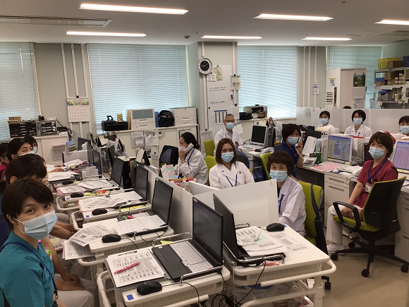 患者サポートセンター　スタッフ写真１