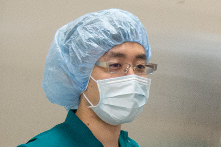 写真:ハートチーム執刀医師 心臓血管外科 林田 智博