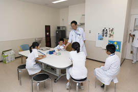 リハビリ室見学の様子 写真4