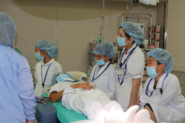 手術室見学の様子　写真4